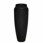 No centro, vaso de polietileno preto modelo thai em fundo branco