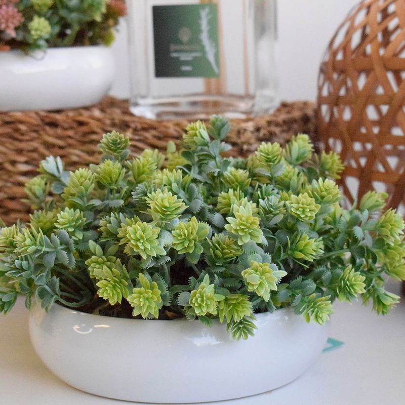 1007767-arranjo-baixo-floral-folhagem-artificial-com-peperomia-verde-vaso-branco-mesa-de-centro-decoracao-formosinha--11-
