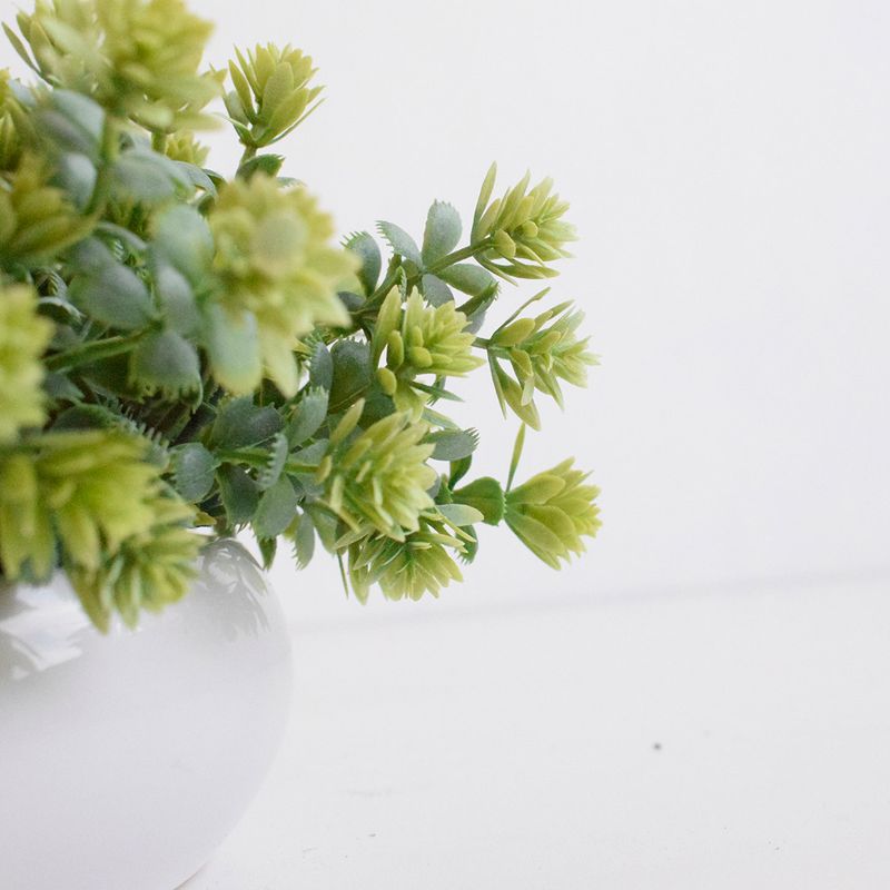 1007767-arranjo-baixo-floral-folhagem-artificial-com-peperomia-verde-vaso-branco-mesa-de-centro-decoracao-formosinha--8-