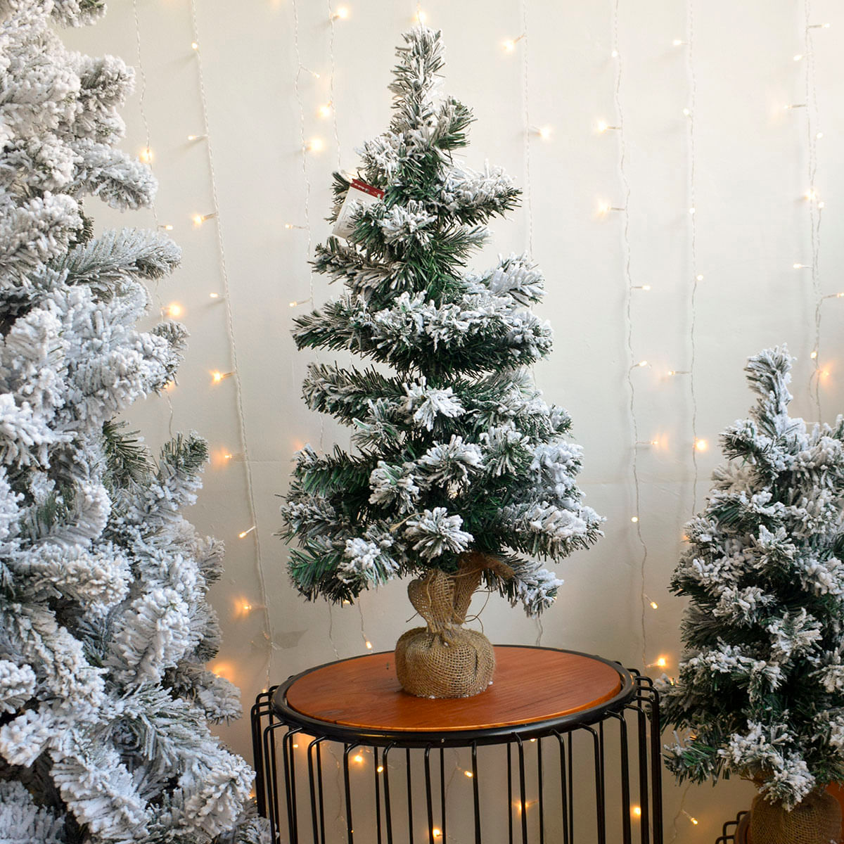 Árvore de Natal Nevada na Base 90cm - Formosinha, Flores e Plantas  Permanentes, Artigos de Decoração